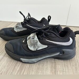 Nike Big Kid’s Basketball Shoes Size: US7